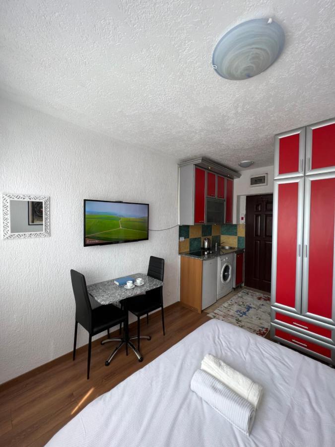 Zogu Apartments - Downtown Приштина Екстер'єр фото