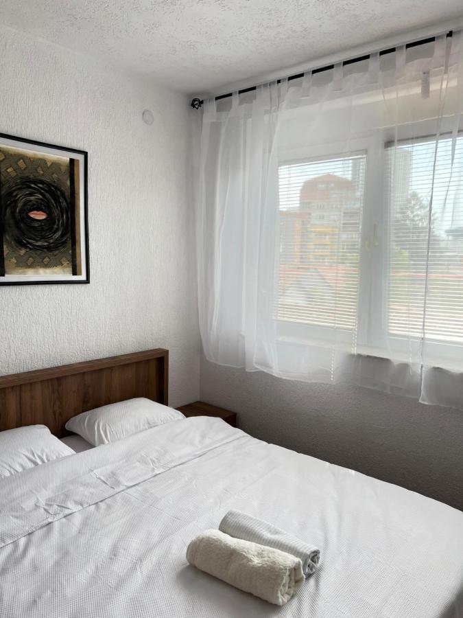 Zogu Apartments - Downtown Приштина Екстер'єр фото